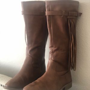 Girls boots size 5